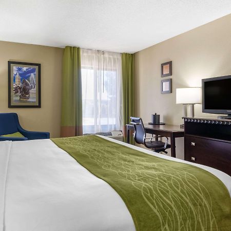 Comfort Inn & Suites Kansas City - Northeast Esterno foto