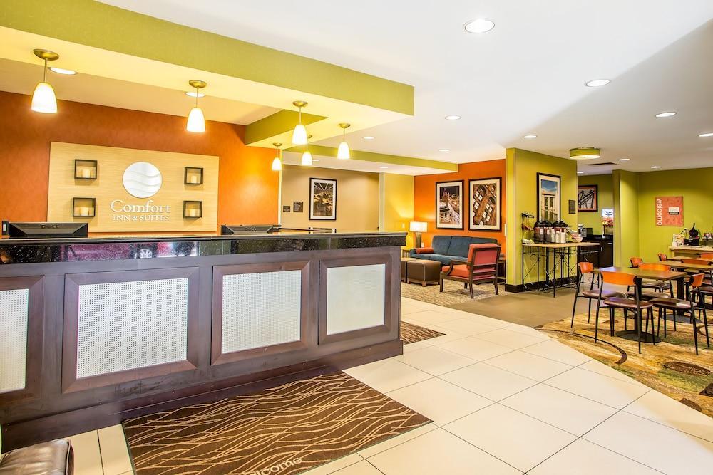 Comfort Inn & Suites Kansas City - Northeast Esterno foto