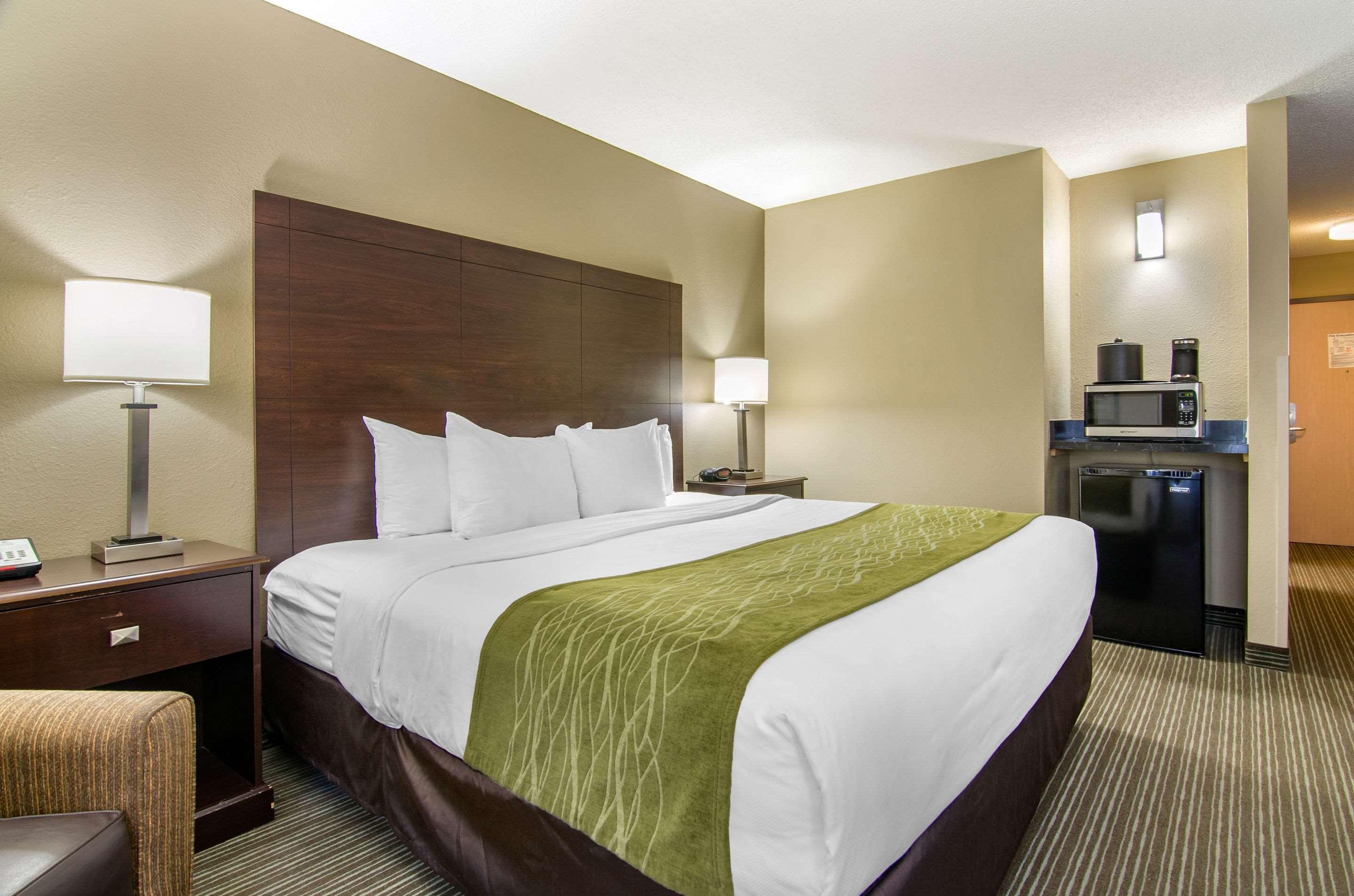 Comfort Inn & Suites Kansas City - Northeast Esterno foto