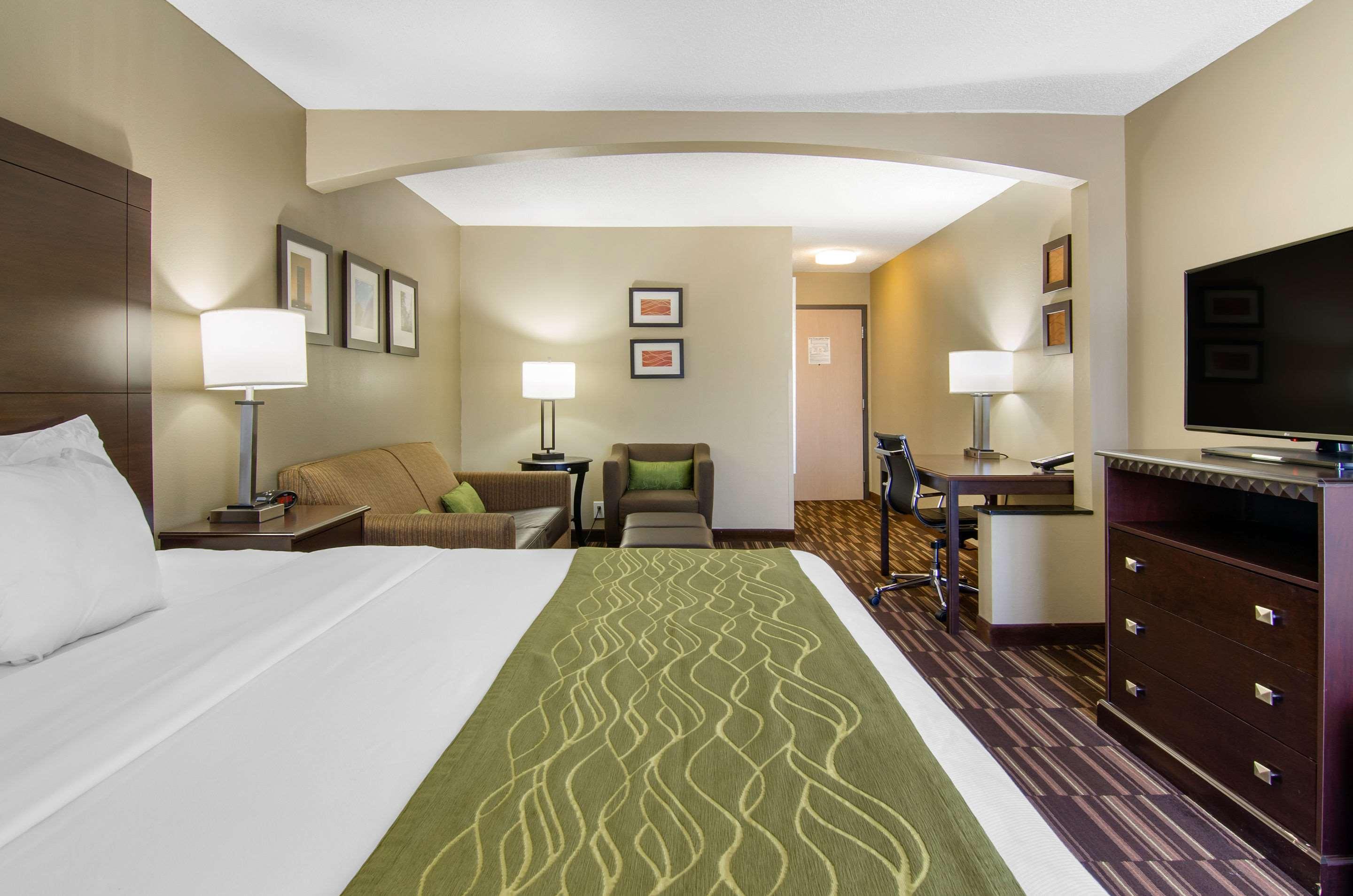 Comfort Inn & Suites Kansas City - Northeast Esterno foto